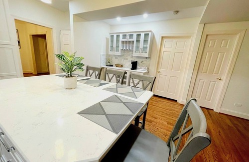 Greensboro House | Newly remodeled 4br 3b house