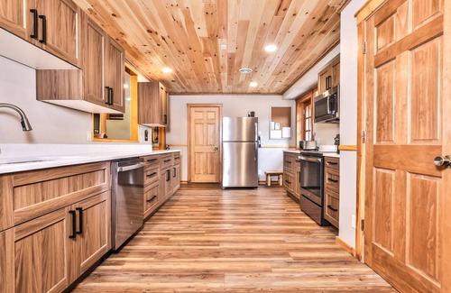 Arbor Vitae House | Newly remodeled 8 bedroom on Little Muskie Lake!
