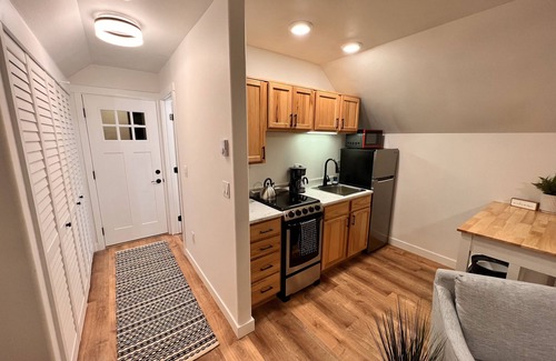 Boyd Acres Apartment | Newly Remodeled and Pet Friendly Private Studio