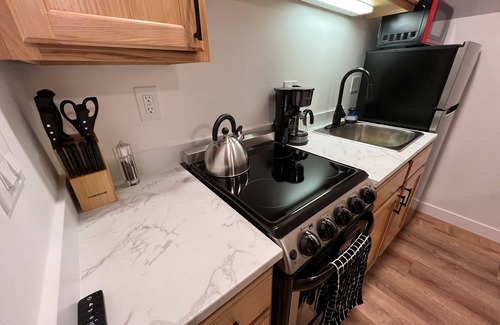 Boyd Acres Apartment | Newly Remodeled and Pet Friendly Private Studio