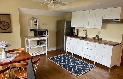 Lexington Apartment | Newly remodeled apartment, private patio with gorgeous mountain views