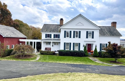 Lexington Apartment | Newly remodeled apartment, private patio with gorgeous mountain views