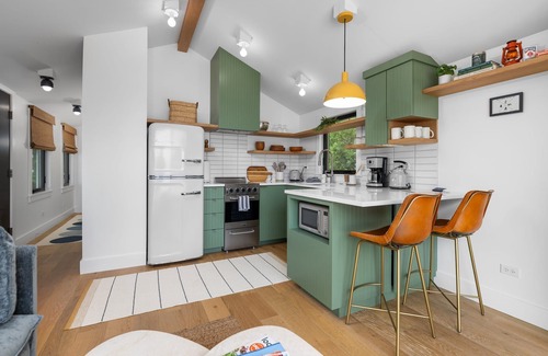 Traverse City Condo | Newly Remodeled Bayview Cabin 6!
