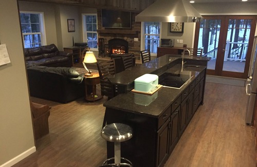 Carlsville House | Newly Remodeled, Beautifully Furnished, Sleeps 10-14