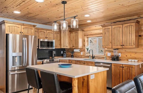 Harbor Village Cabin | Newly Remodeled Bear Lake Lodge
