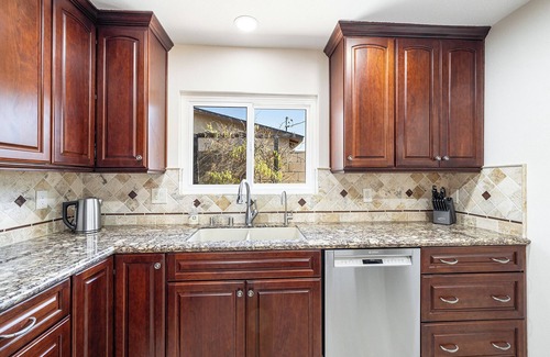 Simi Valley House | Newly Remodeled Charming House in Simi Valley, AC, Large Backyard, Pet Friendly