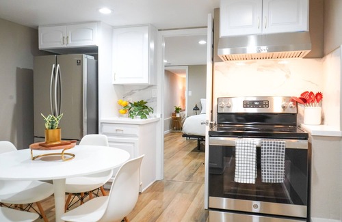 Longfellow House | Newly Remodeled cozy 1bdrm home close to Public transportation , BART, & SF