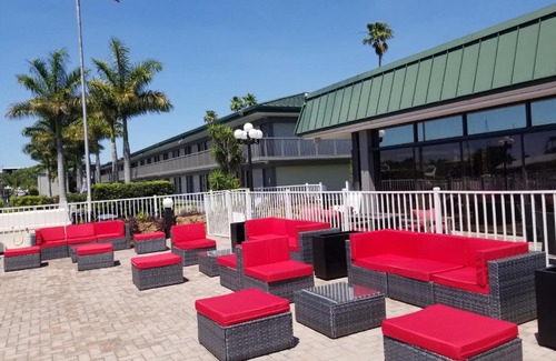 Trailer Estates Apartment | Newly Remodeled Cozy Unit Sarasota Cay Club close to Airport, Beaches and Shops