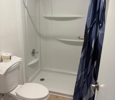 Laurie Apartment | Newly Remodeled Deluxe King Suite