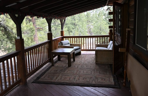 Nathrop Cabin | Newly remodeled Double Love Log Cabin
