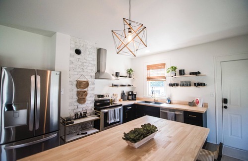 Fort Mill House | Newly Remodeled Downtown Fort Mill home: 3 Queens - Sleeps 6