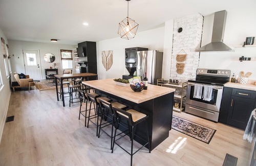 Fort Mill House | Newly Remodeled Downtown Fort Mill home: 3 Queens - Sleeps 6