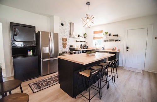 Fort Mill House | Newly Remodeled Downtown Fort Mill home: 3 Queens - Sleeps 6