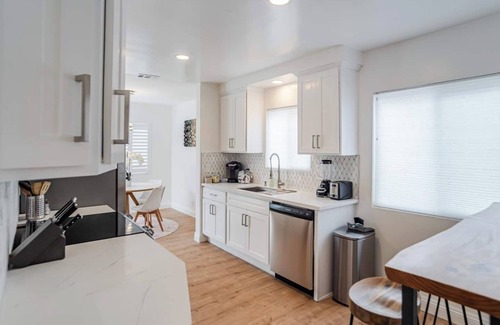 Mar Vista House | Newly Remodeled Home in Venice