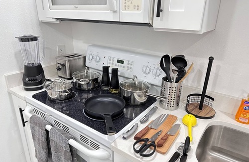 Tampa House | Newly Remodeled Home By Airport & Stadium In The Heart Of Tampa
