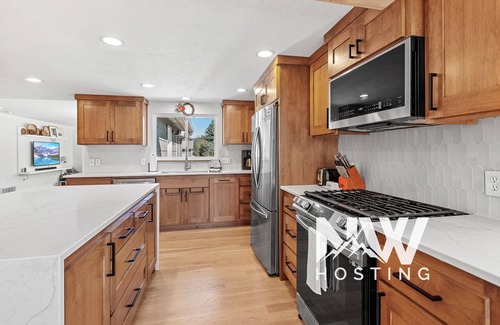 Hayden House | Newly Remodeled Home—Large Yard, Fire Pit, Quiet Area, 2 Miles to Beach & 12 Miles to Silverwood!