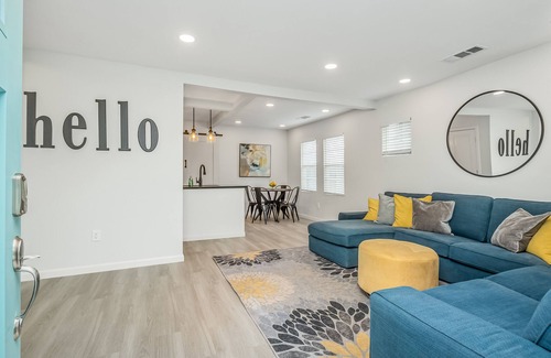 Fresno House | Newly remodeled home on quiet tree lined street centrally located