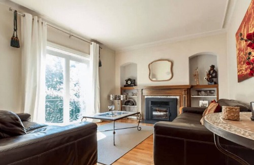 Cote-Des-Neiges—Notre-Dame-De-Grace House | "Newly-Remodeled Home with Modern Amenities in the Heart of Montreal"