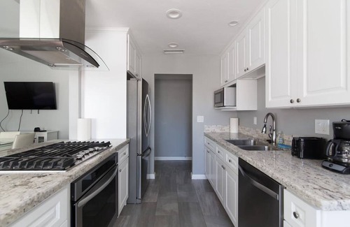 Cardiff-by-the-Sea House | Newly Remodeled House Less than a Mile From the Beach