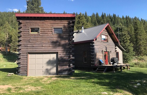 Pitkin Cabin | Newly Remodeled Log Cabin on Quartz Creek where the Road Ends & the Trails Begin