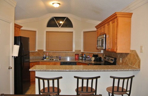Braithwaite House | Newly Remodeled Luxurious N Spacious Home. 4BR+2BA/2Kings+3Queens/Clean+Comfy!