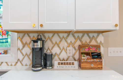 Sparta Cottage | Newly remodeled luxury cottage with mountain views
