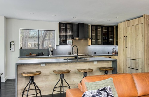 McKinney Estates House | NEWLY REMODELED!Modern Mountain House. Hot tub perched above creek.TESLA charger