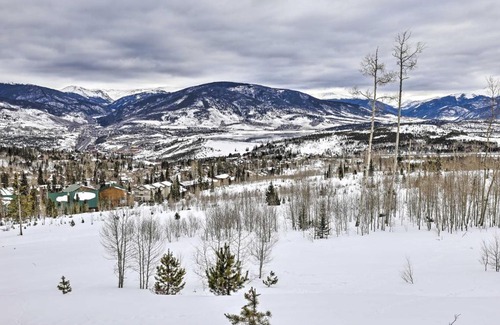 Wildernest Apartment | Newly Remodeled Mtn-View Condo in Silverthorne