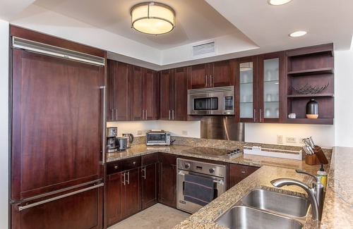 Waikiki Condo | Newly Remodeled Ocean View 2 BDRM Condo at the Watermark