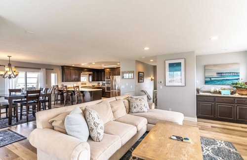 Pierpont Bay House | Newly Remodeled Pierpont Beach Property w/Ocean views & 2 min walk to the beach
