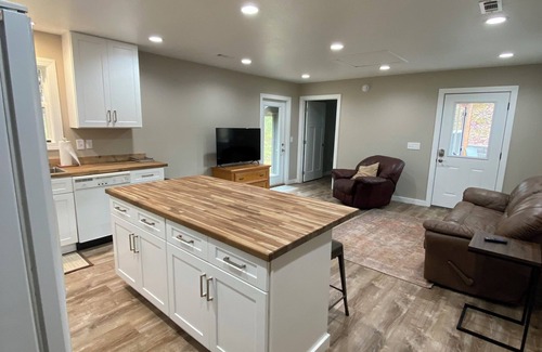 Murphy House | NEWLY Remodeled Private 2-bedroom mountain house in beautiful Murphy