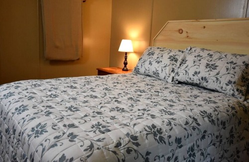 Board Camp House | Newly Remodeled-Secluded-Book today