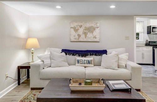 Cary House | Newly remodeled! Spacious 2 bed, 1 bath home in Cary!