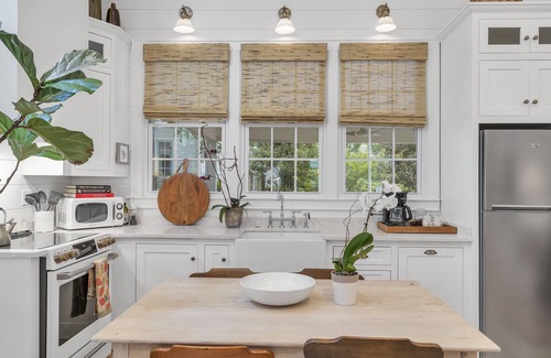 Greenville Cottage | Newly Remodeled Upscale Downtown Guest Cottage - 1br loft - Sleeps 6