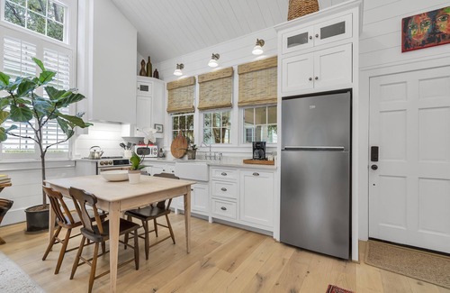 Greenville Cottage | Newly Remodeled Upscale Downtown Guest Cottage - 1br loft - Sleeps 6