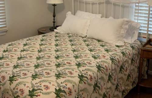 Venable House | Newly remodeled three bedroom, 2 bath house within walking distance of UVA.