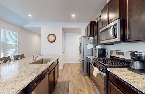 Flour Bluff House | Newly Remodeled Beach Home with enclosed backyard, gas grill & great location