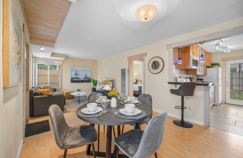 Imperial Beach House | Newly remodeled 2 bedroom house fast wifi in Imperial Beach