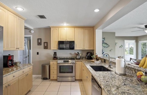 Flor-a-mar House | Newly REMODELED WATERFRONT home close to shops, beaches and FLORIDA ATTRACTIONS