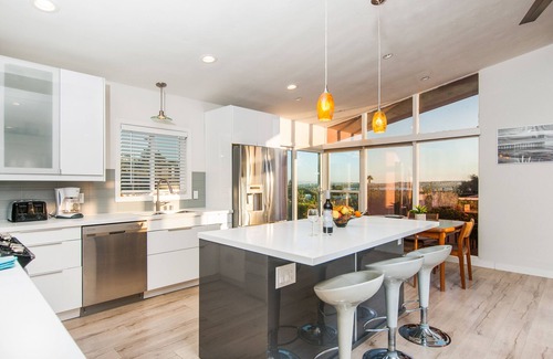 La Jolla Mesa House | Newly Remodeled with VIEWS of Downtown Ocean and Bay!