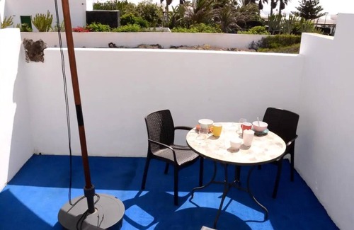 Charco del Palo House | Newly renovated Tranquilidad Bungalow with private terrace 100m from the sea