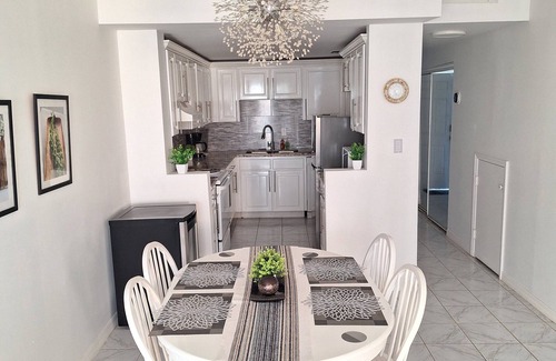Bahama Reef Condo | Newly Renovated 2BR Luxury Poolside Retreat: Steps from Beach & Port Lucaya