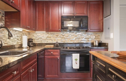 Historic Kailua Village Condo | Newly Renovated 2BR 2BA Condo in the Heart of Kona | Kona Plaza