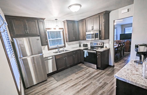 Allouez House | Newly renovated 3 bedroom near 3 major hospitals and Lambeau Field