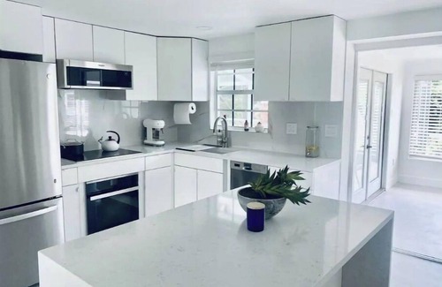 Venice Gardens House | Newly renovated 3 bedroom home with heated pool.