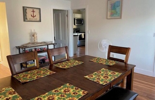 Pemaquid Beach Apartment | Newly Renovated 3 BR 2 BA walking distance to Pemaquid Beaches