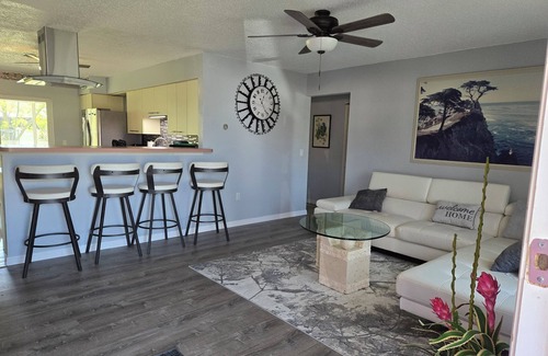North Port House | Newly Renovated 3-BR 2 Bath home. Close to Restaurants & Mineral Springs