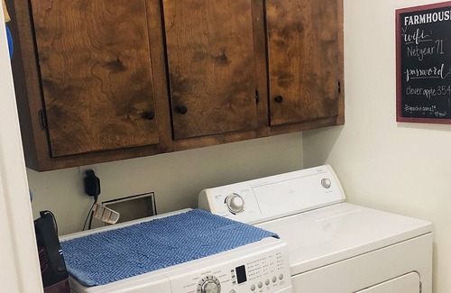 Athens House | Newly Renovated 3 bed/2 bath Home near Athens