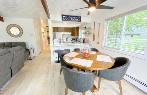 Gaylord House | Newly Renovated 3bd Cottage Retreat & Fire Pit Sleeps 8