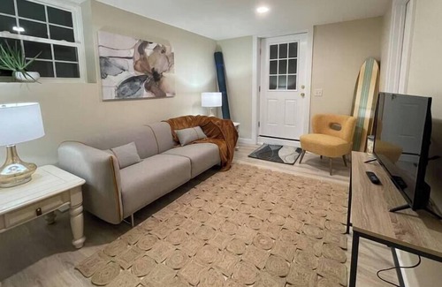 Aksarben - Elmwood Park House | *Newly* Renovated 3min UNMC; 10min Downtown & Zoo